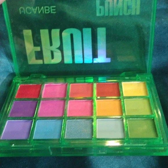 FRUIT PUNCH EYESHADOW PALLETE NWOT - Picture 3 of 6